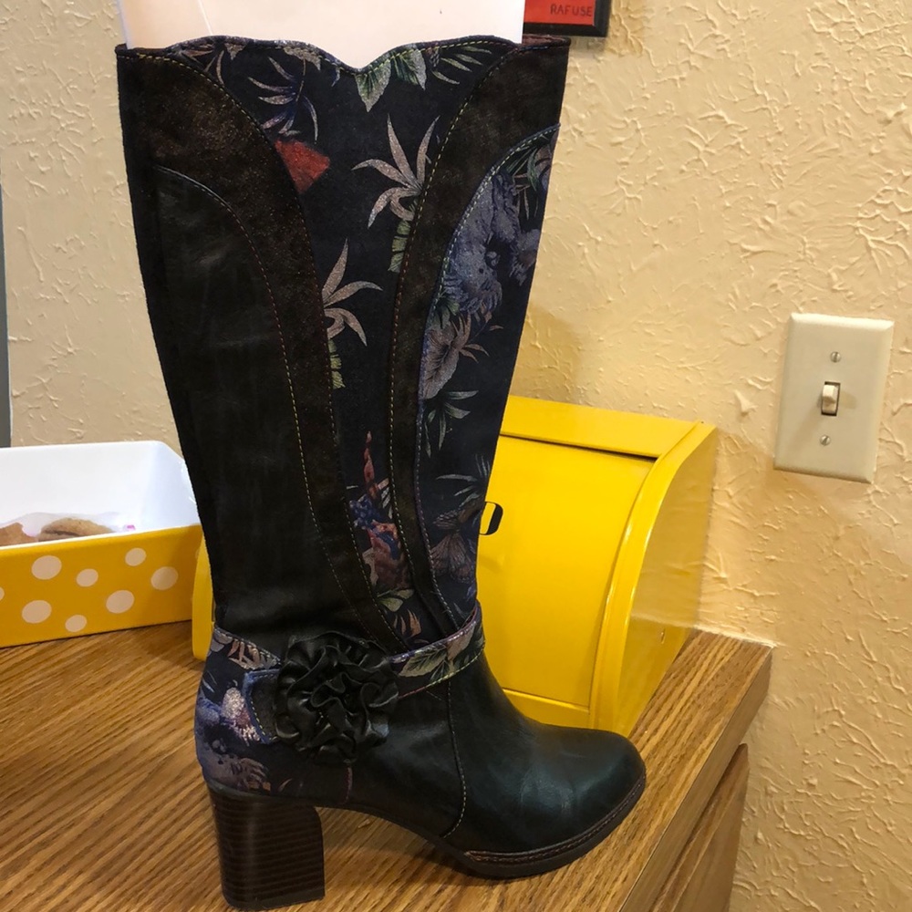 Boots to the knee